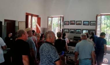 Servidores de la Patria visitan el Museo del Ferrocarril