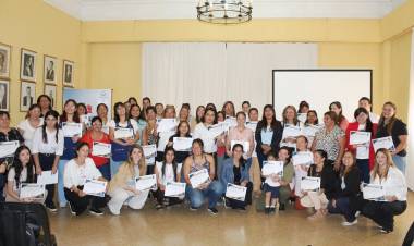 Mercedes : Charla Inspiradora sobre Liderazgo Femenino 