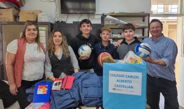 Mariano I Loza : Entrega de elementos escolares a instituciones educativas.
