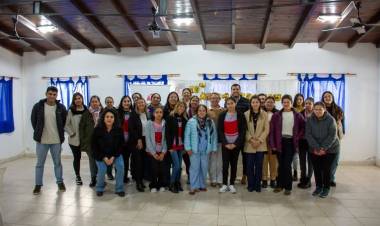 Mercedes : Ciclo de Charlas "Promover Salud Mental en niños, niñas y adolescentes"