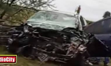 Conocido vendedor de autos de Mercedes choco de frente contra un camión