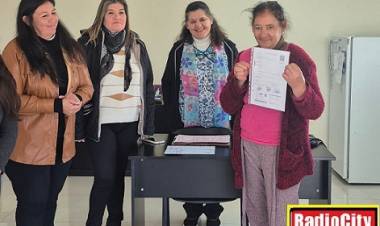 Mariano I Loza: Entrega de Certificados Único de Discapacidad (C.U.D.). 