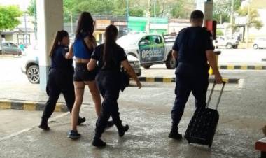 Mercedes : Detienen a dos turistas por desorden en la Terminal de Ómnibus 