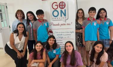 Mercedes : Acto de Colación 2025 de la Universidad Siglo 21 y el Instituto de Inglés “Go On”