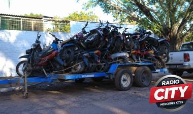 Mercedes: el Municipio avanza con la compactación de motos abandonadas y expone públicamente a sus dueños
