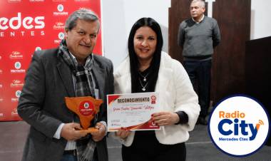 Mercedes rindió homenaje a sus escritores en una noche de reconocimiento y emoción