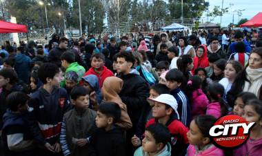 Mercedes: Gran participación en el primer encuentro de intercambio de figuritas