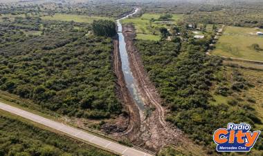 Mercedes: Provincia y Municipio trabajan en conjunto para recuperar el arroyo Gómez
