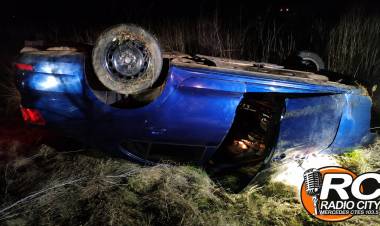 “Volvían de una actuación: músicos de Mercedes volcaron tras intentar esquivar un carpincho”