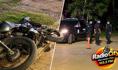 Mercedes : Choque de motos frente al barrio 44 Viviendas y un conductor habría escapado antes de que llegara la Policía”