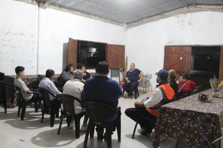 Mercedes : Reunión entre vecinos del barrio Juan Pablo II y autoridades 
