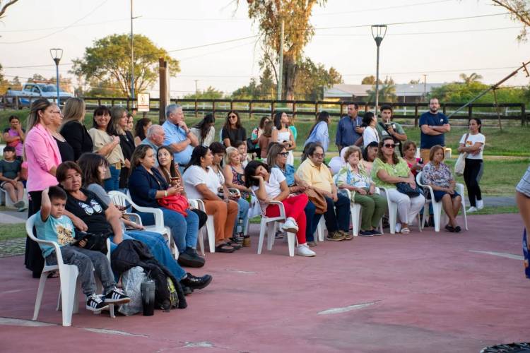 Mercedes :   Reconocimiento por el mes de la mujer