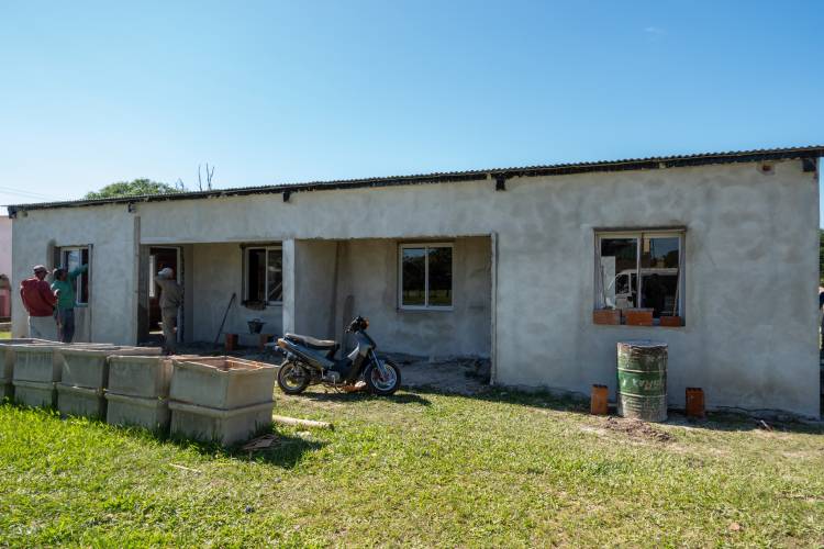 Mariano I Loza : Avanzan la construcciones de las 10 nuevas viviendas de INVICO