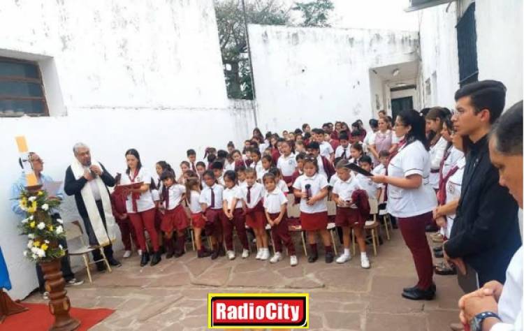 La Escuela Parroquial de Mercedes Imparte el nombre del “Papa Francisco” a su Patio