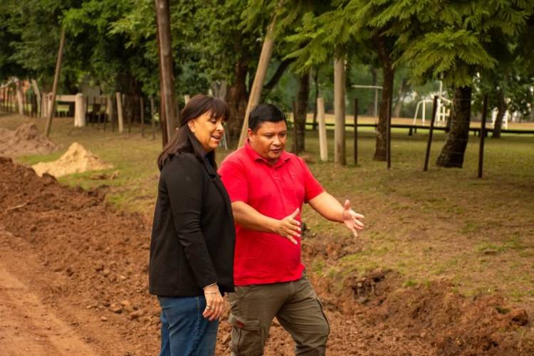 Juana Gauto recorrió las obras en los distintos barrios de Mercedes 