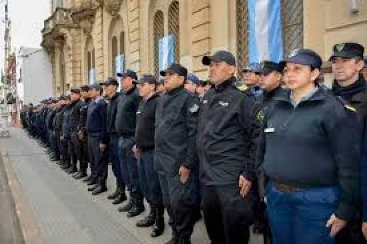 Escándalo, revelan que altos mandos policiales se quedan con el dinero de adicionales