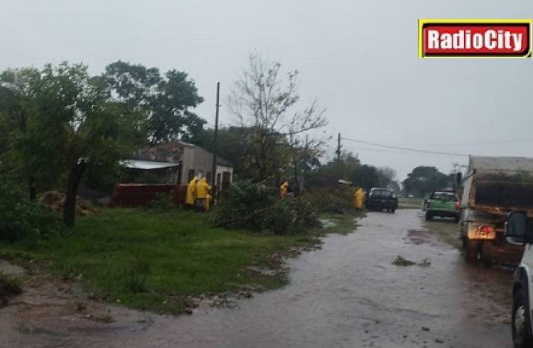 Mariano I Loza : Una fuerte tormenta causo varios inconvenientes en el pueblo