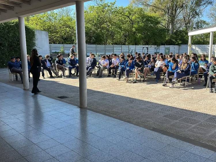 Mercedes : Proyecto educativo sobre Educación Vial en el Colegio San Carlos
