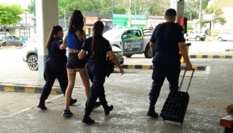 Mercedes : Detienen a dos turistas por desorden en la Terminal de Ómnibus 