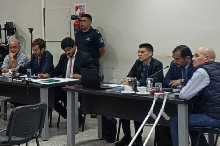 Juicio Municipalidad  : “Casarrubia pidió prisión efectiva y suspensión del cargo a ‘Caly’ Sánchez”