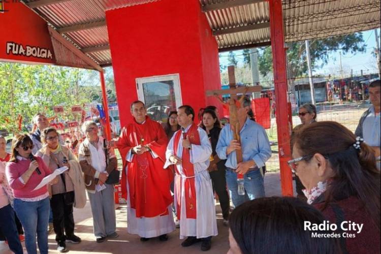 El obispo estará en Mercedes para acompañar a los devotos del Gauchito Gil
