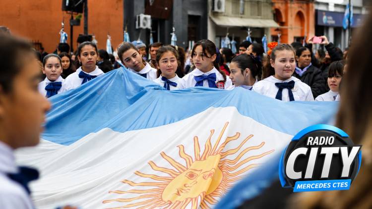 Mercedes celebró el 216° aniversario de la Revolución de Mayo en la plaza central