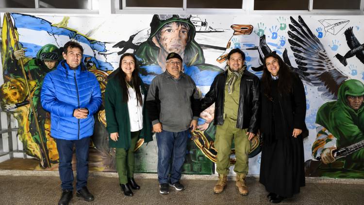 Mercedes: Marcelo Acuña presentó una obra que refleja el sacrificio de los soldados de Malvinas