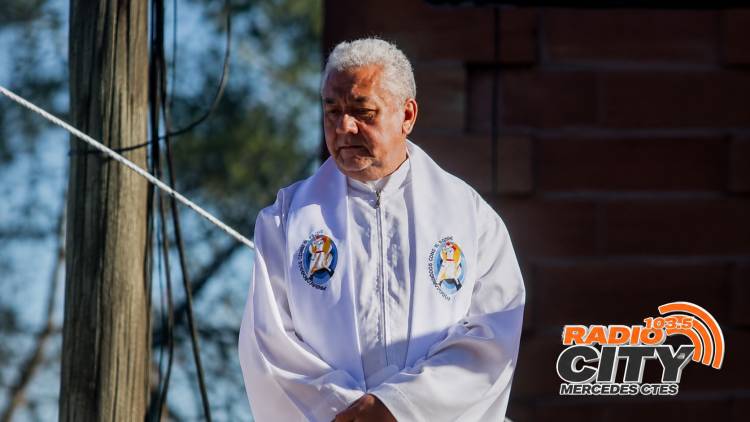 “Mercedes: saludaron al padre Adolfo Gutiérrez en el Día del Párroco”.