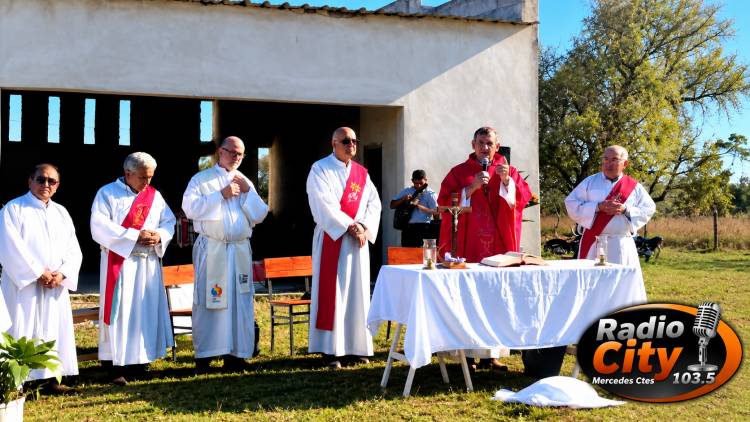 Mercedes: Monseñor Canecin celebró una misa junto a la Cruz Gil y llamó a acompañar a los peregrinos